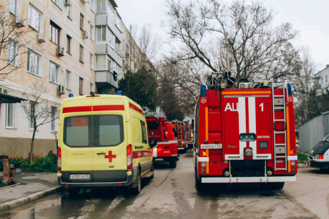 Женщина погибла во время пожара, который произошел сегодня в Севастополе на пятом этаже дома по улице Корчагина