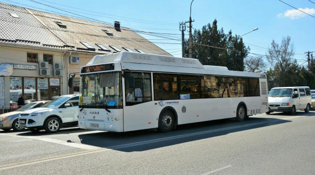 В Симферополе новые автобусы разобрали на запчасти