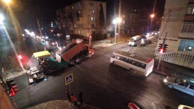 Асфальт на улице Толстого в Севастополе уже ремонтируют