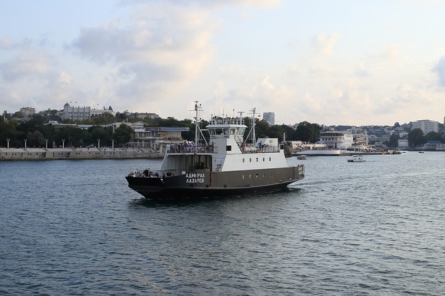 движение парома «Адмирал Лазарев» на линии Северная — Арт.бухта