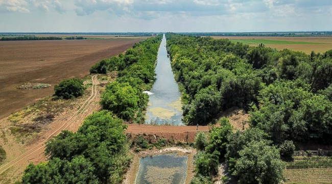подача воды из подземных водозаборов через Северо-Крымский канал на востоке Крыма