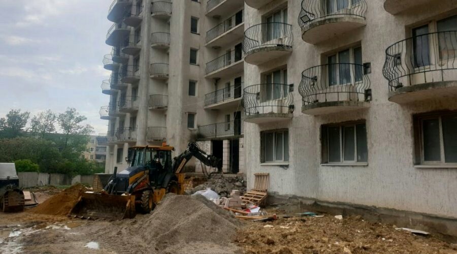 Строительство дома на проспекте Генерала Острякова, 3 началось в 1998 году