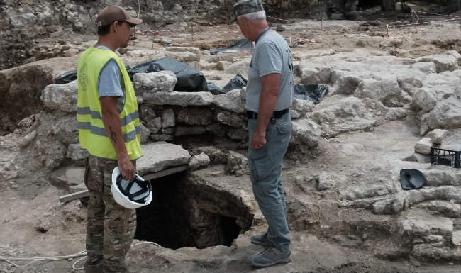 Специалисты археологической экспедиции обнаружили останки 10 человек в семейном склепе IV-VII века