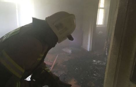 потушили пожар в двухэтажном жилом доме
