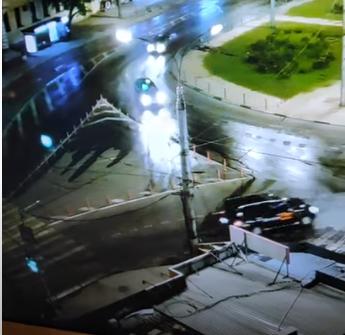 Ночной дрифтер протаранил ограждение под окнами УМВД по Севастополю