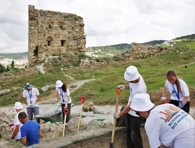 раскопки в крепости Каламита