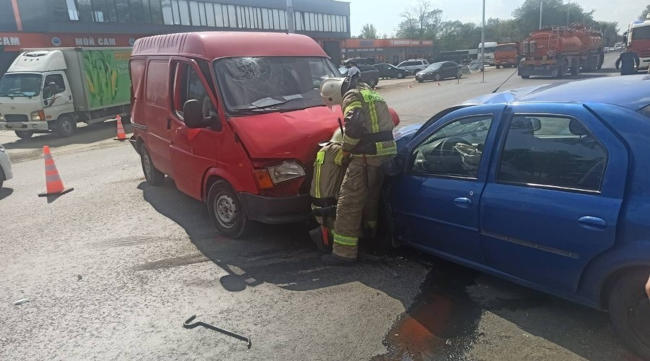 ДТП с участием трёх транспортных средств произошло в Сакском районе Крыма, пострадали четыре человека