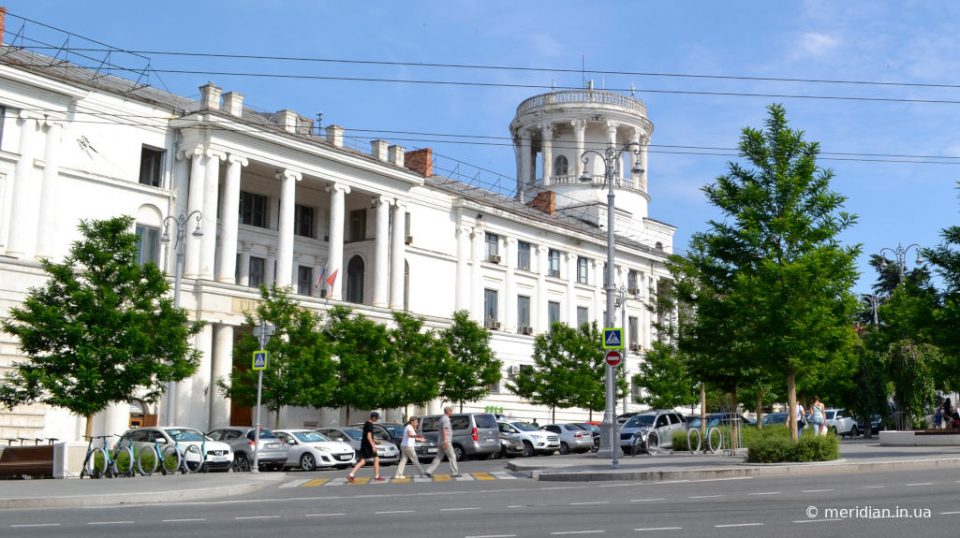здание ЦКБ «Черноморец» в Севастополе
