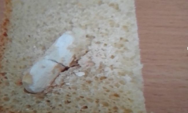 Хлеб с отравой внутри продали крымчанке в торговом центре