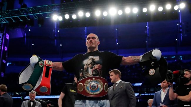 Украинский боксер, крымчанин Александр Усик, одержавший победу над британцем Энтони Джошуа в супертяжелом весе