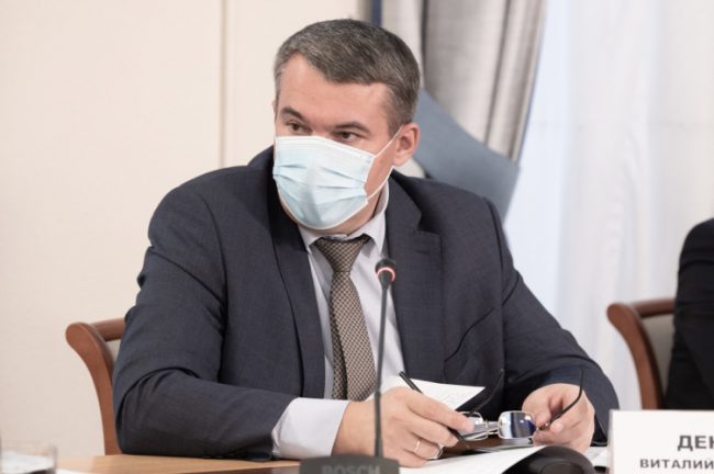 директор департамента здравоохранения Виталий Денисо