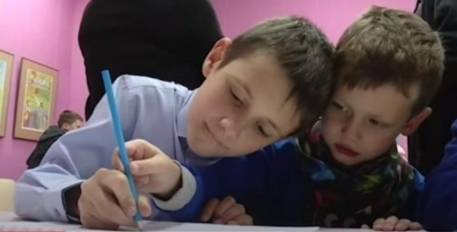 В Севастополе начнут создавать мультфильмы. Дети рисуют своих героев, а родители помогают придумать сюжетную линию