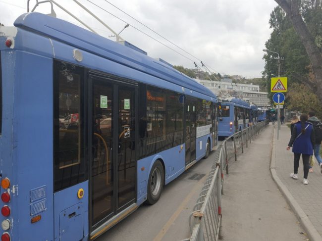 пробка из троллейбусов в Севастополе