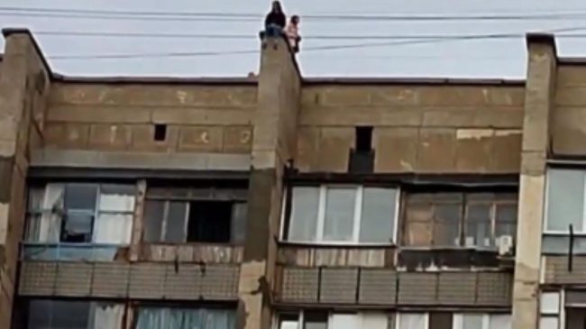 подростки бегали по крыше многоэтажки в Евпатории