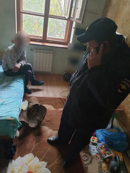 В посёлке ГРЭС под Симферополем мужчина хранил у себя в квартире взрывоопасный предмет. Полиция изъяла дома у гражданина частично сработавшую авиабомбу времен ВОВ.