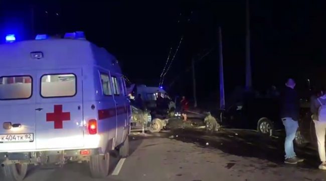 Пять человек пострадали в крупном ДТП между Алуштой и Симферополем