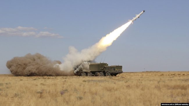 пуск ракеты на учениях в Крыму