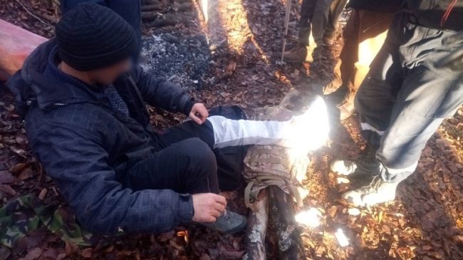 Сотрудники Симферопольского аварийно-спасательного отряда «КРЫМ-СПАС» оказали помощь мужчине с травмой ноги в горно-лесной зоне полуострова.