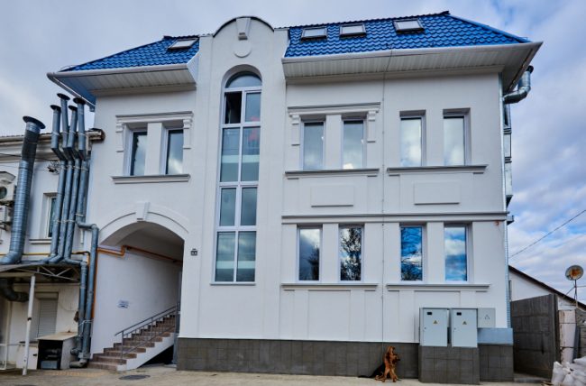 В Севастополе на улице Бутырской завершилось строительство лабораторно-административного корпуса ветеринарной лечебницы