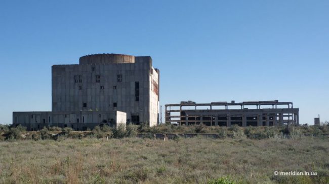Реакторный блок недостроенной АЭС на мысе Казантип