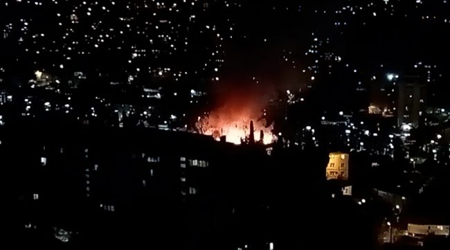 Многоквартирный жилой дом загорелся на улице Киевской в центре Ялты