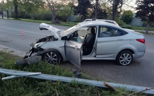 В результате совершенного жительницей Севастополя ДТП погиб пассажир автомобиля, еще троим причинен тяжкий вред здоровью