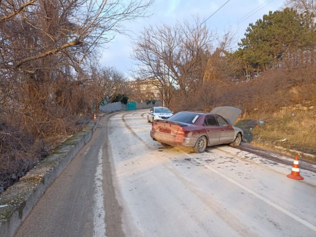 В Севастополе ДТП привело к ограничению дорожного движения. Авария произошла сегодня в 16.30 на улице Абрикосовая