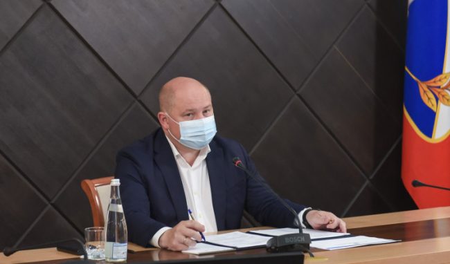 на аппаратном совещании сообщил губернатор Михаил Развожаев