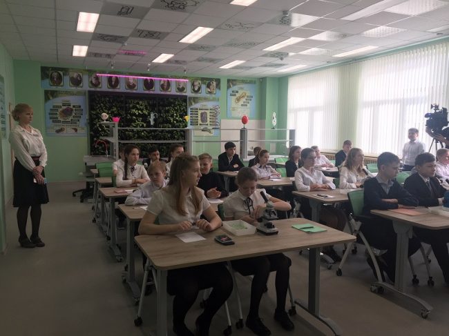 большинство учебных классов Севастополя переполнены