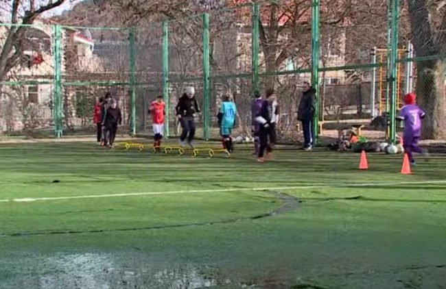 Единственная действующая площадка для занятий футболом в Балаклаве опасна для проведения тренировок