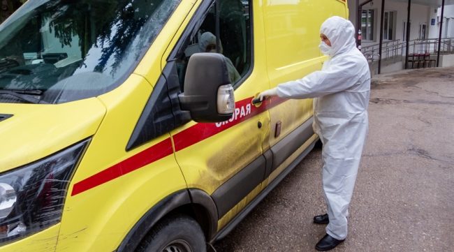 Медики в Крыму за минувшие сутки подтвердили 1362 случая новой коронавирусной инфекции. Это рекордный показатель с начала пандемии.