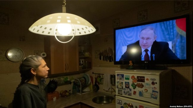 Путин в телевизоре