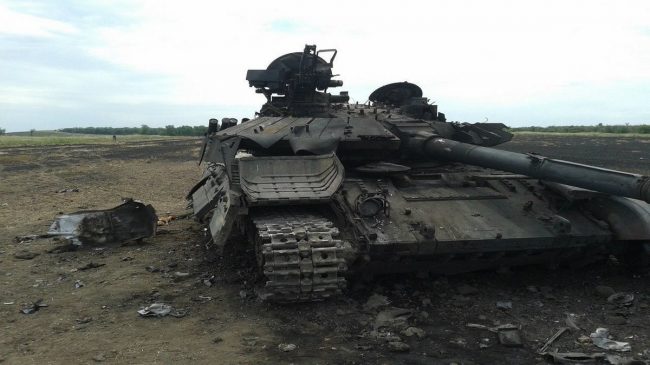 подбитый российский танк в Украине