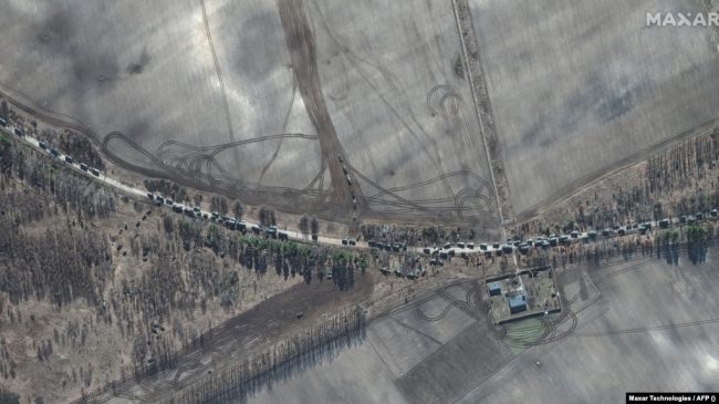 со стороны белорусской границы в направлении Киева выдвинулась колонна российской техники, которая растянулась на 65 километров