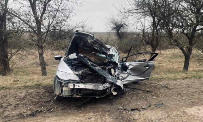 В Джанкойском районе Крыма автомобиль вылетел на встречную полосу и столкнулся со встречной машиной – один человек погиб, трое попали в больницу