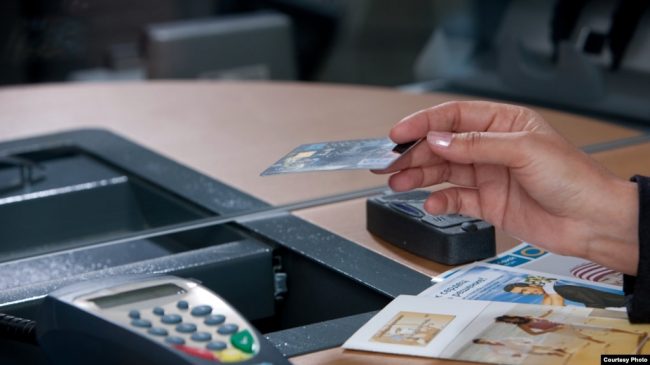 Платежные карты, эмитированные банками России и Беларуси, теперь не работают в Украине
