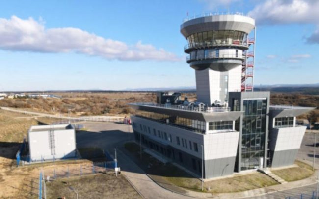 На аэродроме Бельбек в штатном режиме прошли пуско-наладочные работы и испытания оборудования нового командно-диспетчерского пункта