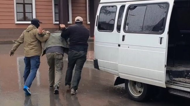 Сотрудники ФСБ задержали жителя Феодосии