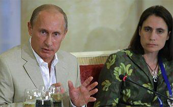 Бывшая советница Дональда Трампа по России Фиона Хилл рассказала, что во время ужина Владимир Путин не притронулся ни к еде, ни к напиткам