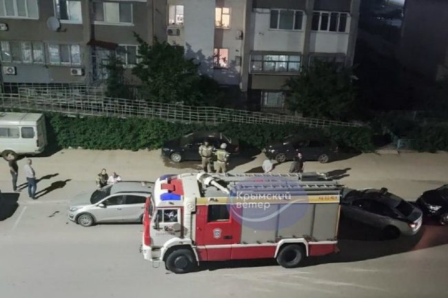 Прошлой ночью в Евпатории неизвестные пытались поджечь автомобиль с Z-символикой.