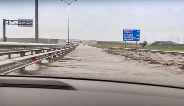 трассу «Таврида» в Крыму затопило