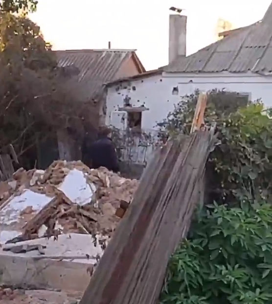 В Джанкое после работы российской ПВО разрушен жилой дом