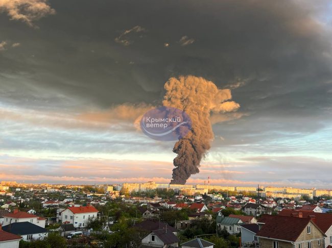Пожару на базе горюче-смазочных материалов в Севастополе присвоен четвертый класс сложности.